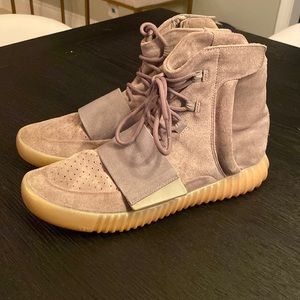 Yeezy 750 ‘Glow in the Dark’ sample